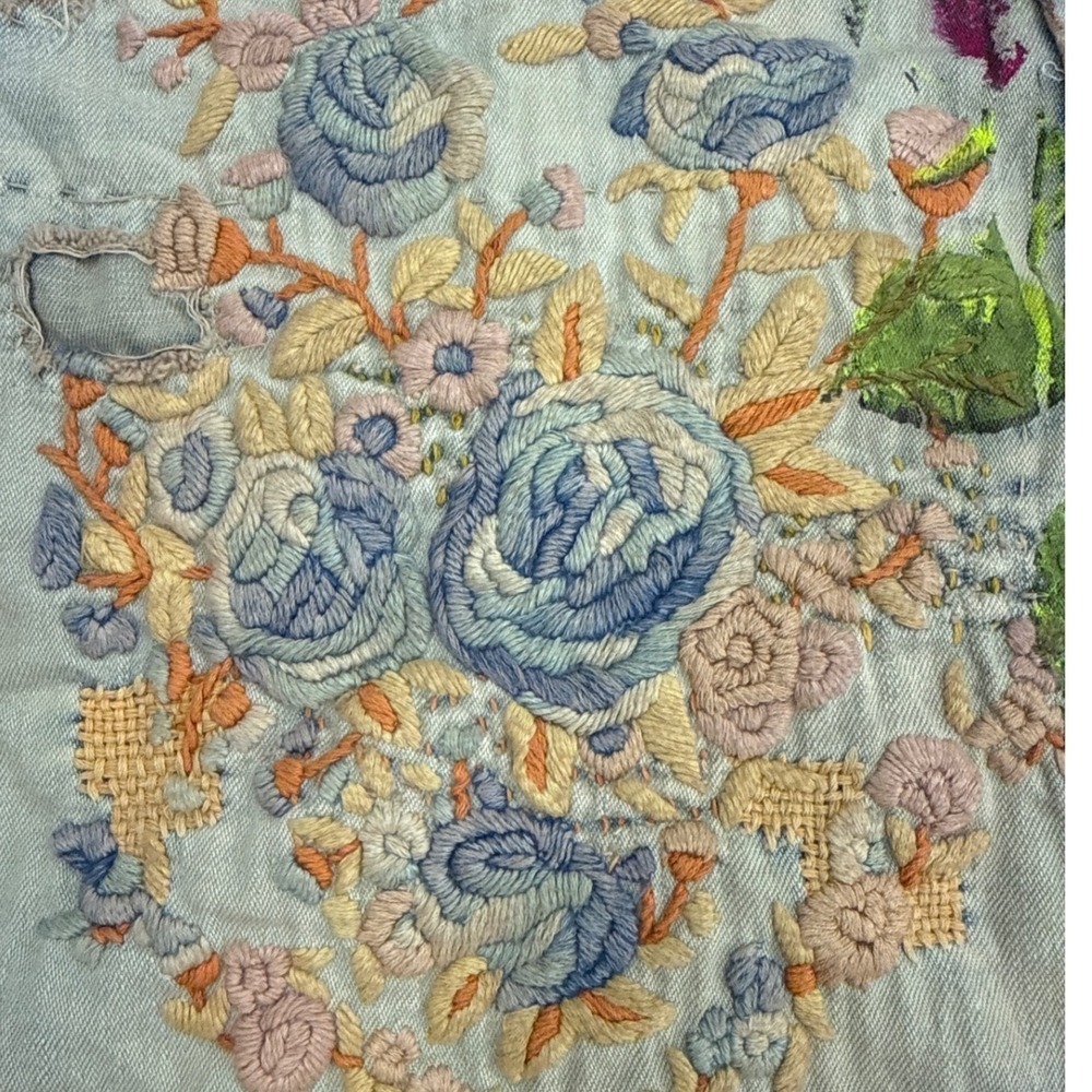 Magnolia Pearl Denim Jeans NWT Embroidered Painted Distressed Patchwork - Picture 9 of 16